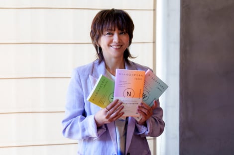 ���򍡓��q�i�ʐ^�F�y���M�́i303BOOKS�j�A�X�^�C���X�g�F���J�̂肱�A�w�A���C�N�F�Γc����݁j 