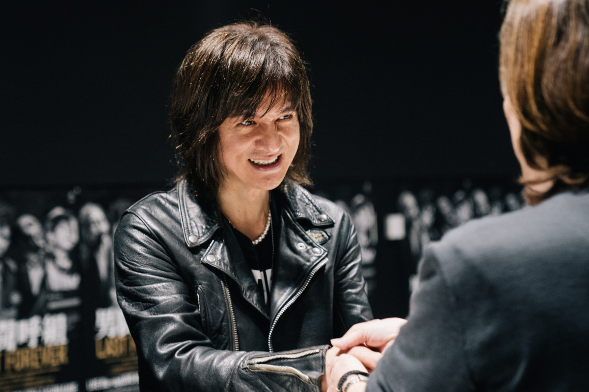 画像・写真 | 男闘呼組、握手会で再集結 早朝から長蛇の列 女性ファン