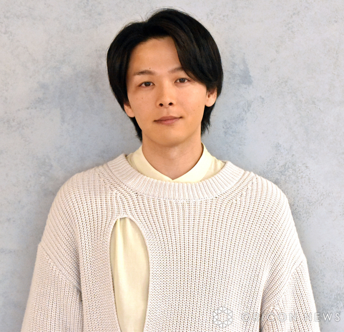 中村倫也、異例の“雑炊本”に見たプロの仕事 今年の目標「人のメンツを立てる'24」に込めた思い | ORICON NEWS