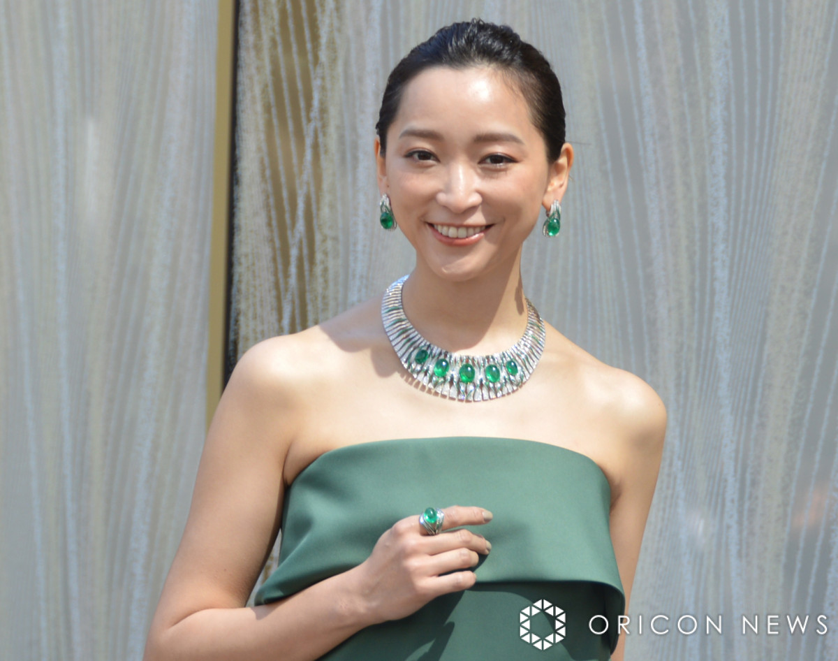 杏 杏、約6億円のトータル“85カラット超え”高級ジュエリー身に着け