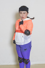 �w�������`�n���^�[�Ɛ󑐂̑��_�`�x�ɏo������L���^���[�B�iC�j�t�W�e���r 