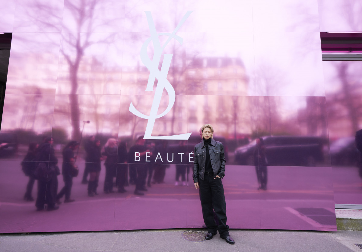 VbvuYSL LOVESHINEvO[oCxgɓoꂵ쎇s(C)YSL BEAUTY 