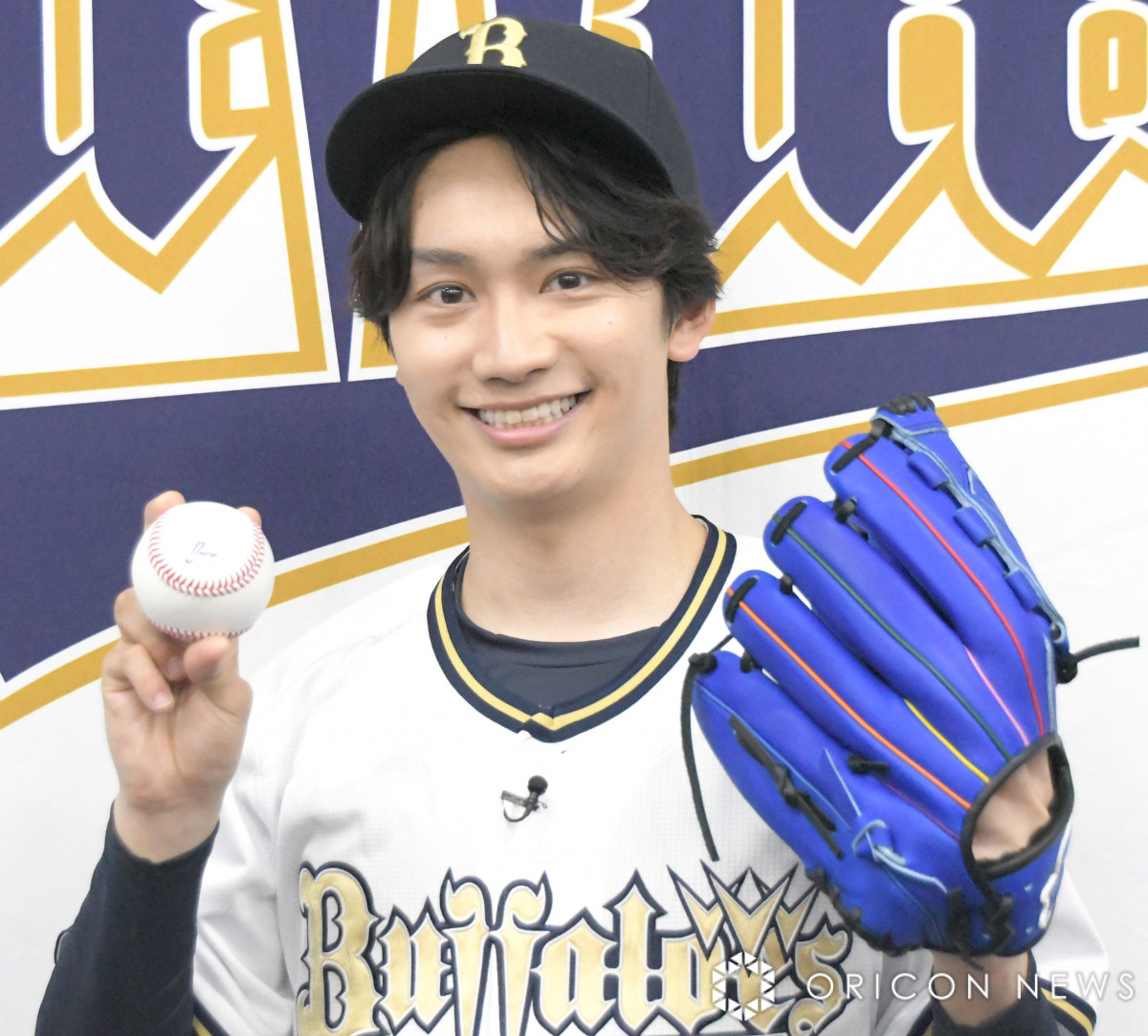 なにわ男子・藤原丈一郎、オリックス本拠地で3年連続3度目開幕マウンド “ストライク”投球でV4に弾み | ORICON NEWS