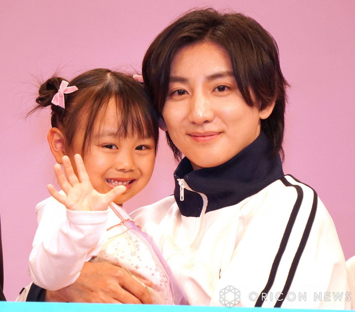 画像・写真 | 京本大我、“妹”とハグ＆抱っこでメロメロ「かわいすぎて