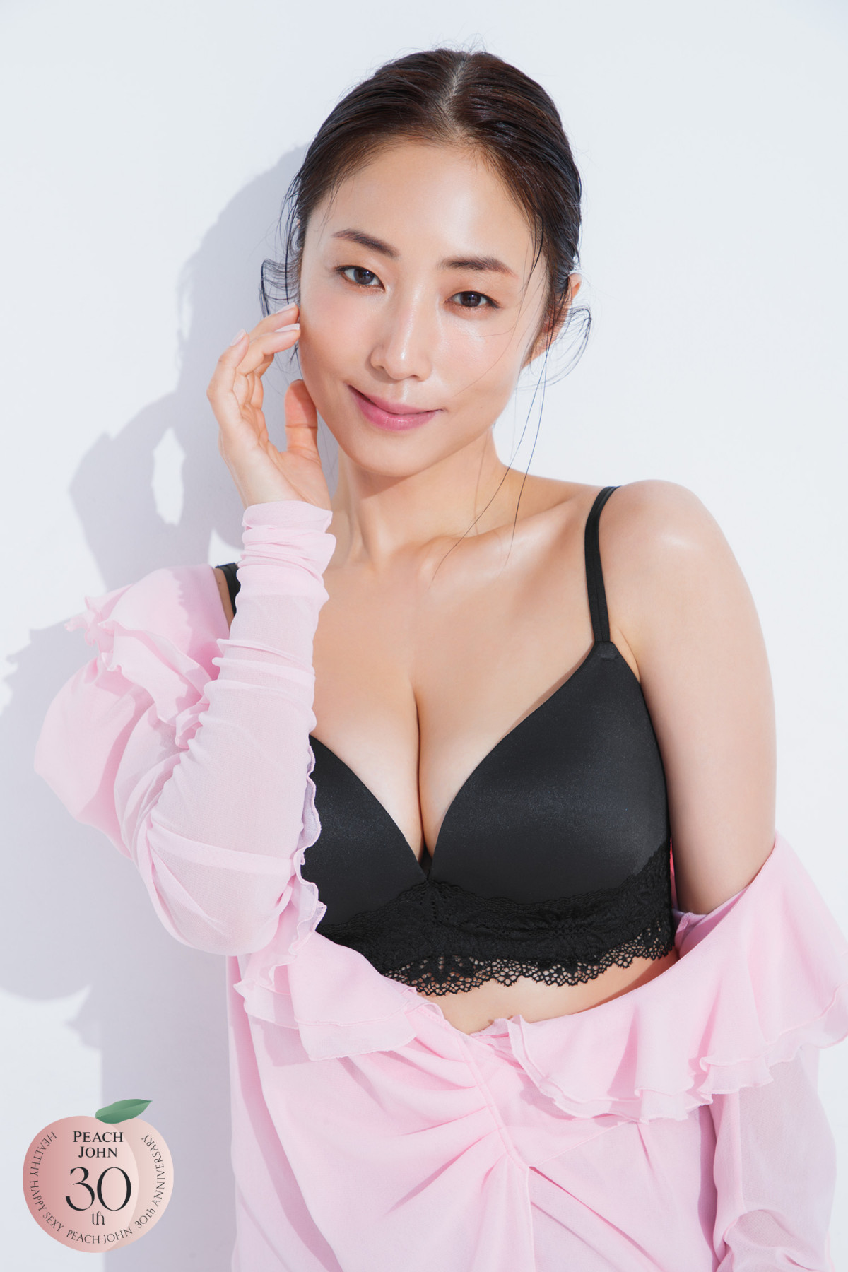  美食屋撮り娘megumi エロ MEGUMI「“あなたはおっぱいだよ”と言い聞かせてしまいこむ」 ピーチ・ジョン人気アイテムを着こなすスペシャルビジュアル公開 | ORICON  NEWS