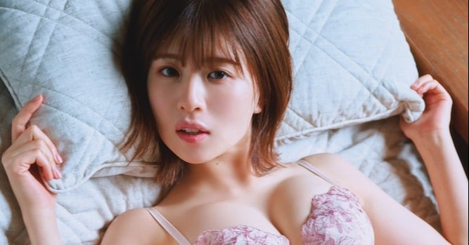 日向坂46　松田好花　写真集　振り向いて　撮影時着用ランジェリー　ピンク 20240522_002852_o_61880976.jpg