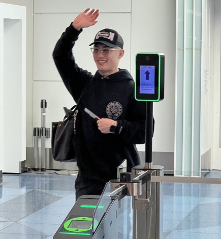 �A�C�������h�o�����O�ɃC���^�r���[�ɉ��������{�@ �iC�jORICON NewS inc. 