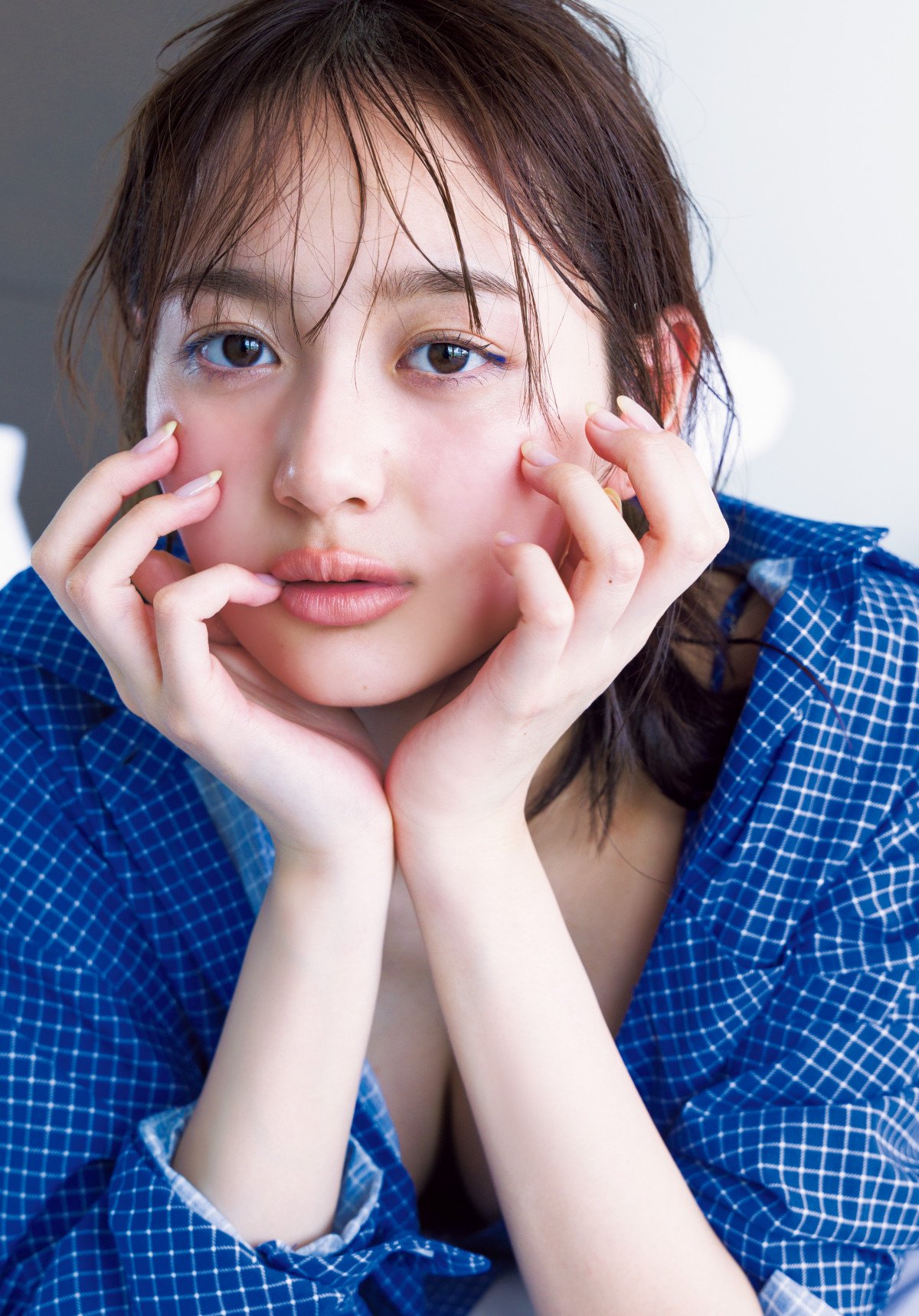 加藤栞 画像・写真 | “2024年の超ヒロイン”加藤栞、ビキニで魅せるワールドクラスの美しさ 『ヤンジャン』初表紙 2枚目 | ORICON NEWS