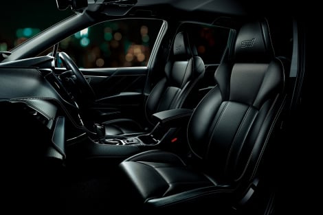 XowtHX^[xʎdlԁuSTI Sport Black Interior Selectionv 