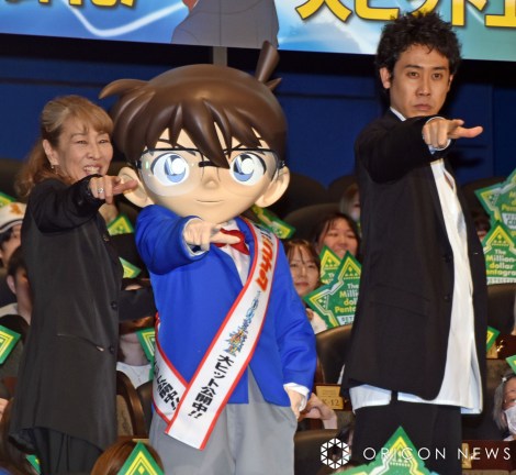 『名探偵コナン　100万ドルの五稜星（100まんドルのみちしるべ）』の公開記念舞台あいさつに登壇した（左から）高山みなみ、江戸川コナン、大泉洋 （C）ORICON NewS inc. 