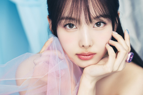 19�����J�wNAMING.�i�l�[�~���O�j�x�̐VCM�ɏo������TWICE�E�i���� 