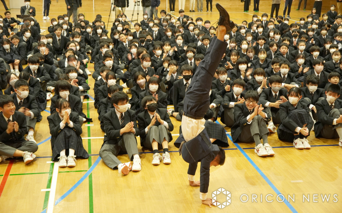 fwH Road to CJVxH^CQ&ΒkCxg̖͗l (C)ORICON NewS inc. 