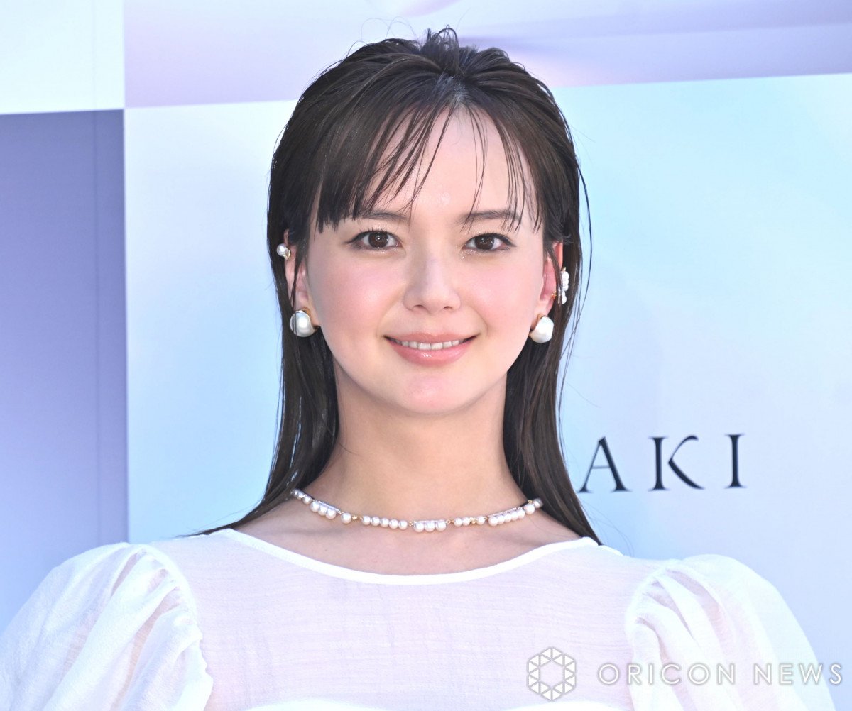 多部未華子、事務所から独立後初公の場 1300万円超えのジュエリー身に付け笑顔「頑張って働いて買えるように…（笑）」 | ORICON NEWS