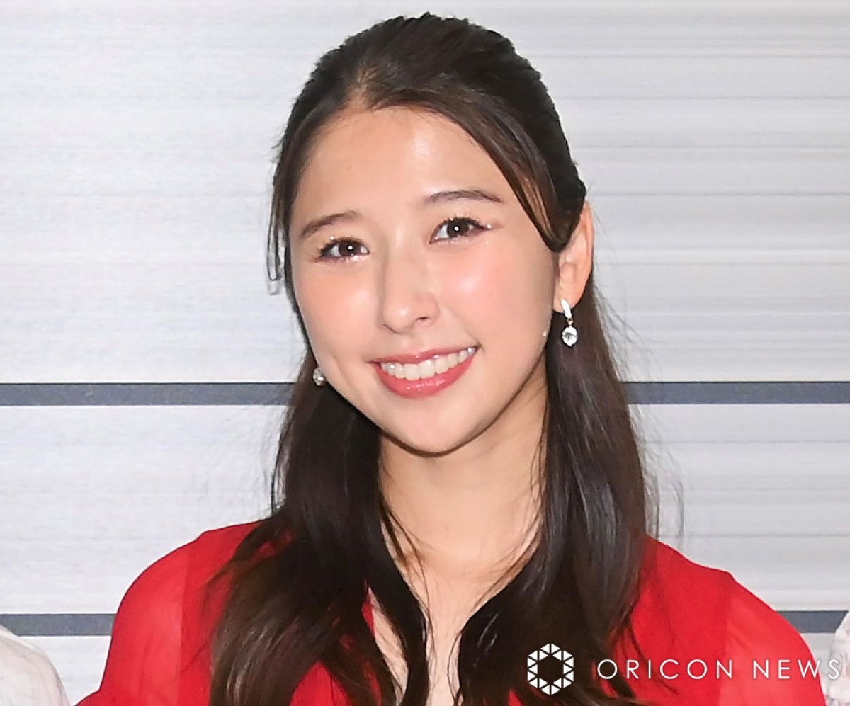 玉井詩織、太もも美脚あらわな“超ミニスカ”姿「神々しい、、、女神様ありがとう」「かわいすぎー!!!!!!!」 | ORICON NEWS