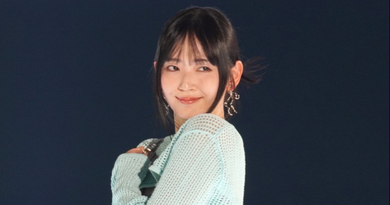 GirlsAward】鈴木愛理、変形ニットで美ウエストチラリ | ORICON NEWS