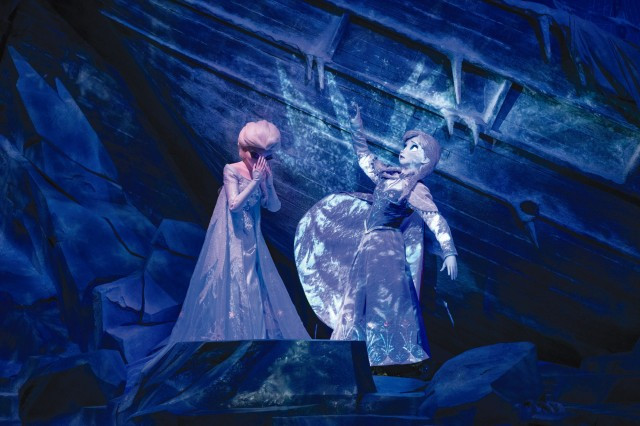 再値下げ【美品＋特典付き】\"アナとエルサのフローズンジャーニー\" アートフレーム 東京ディズニーシー絵本 アナとエルサのフローズンジャーニー