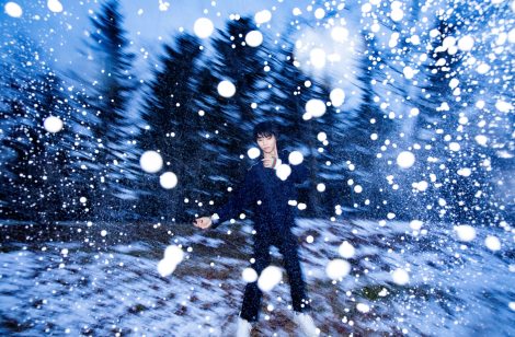 �H�������ʐ^�W�wIn Focus: Yuzuru Hanyu Lensed by Jiro Konami�x�J�Ì���iC�jCourtesy of Gucci 