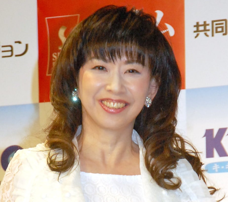 大場久美子、新居を公開「素敵なキッチンとお部屋」「くーみんに似合う白で清潔な空間」と反響 | ORICON NEWS