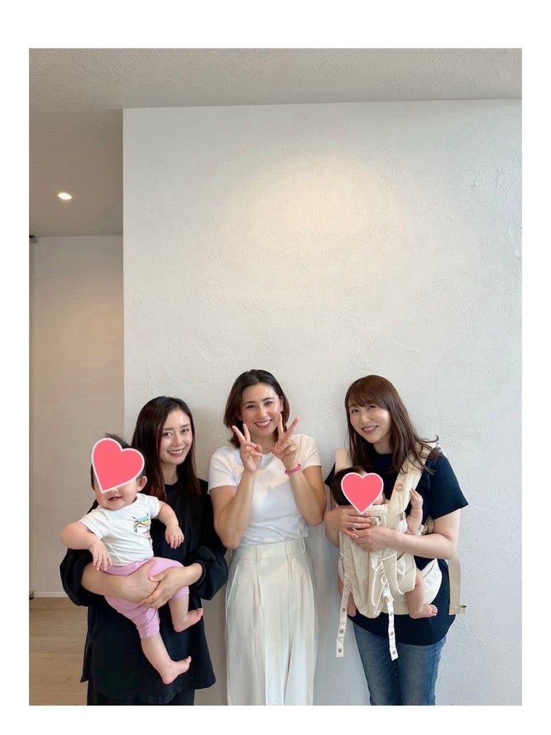 安めぐみ、野球選手の妻たちとの写真を公開「3美人さんで素敵」 | ORICON NEWS