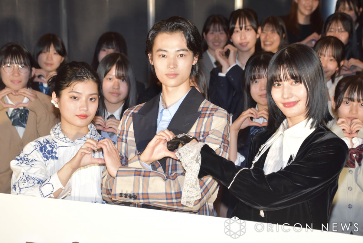 蒔田彩珠＆橋本愛、ロリータファッションを堪能 窪塚愛流「すごく似合っていて優雅で…」 | ORICON NEWS