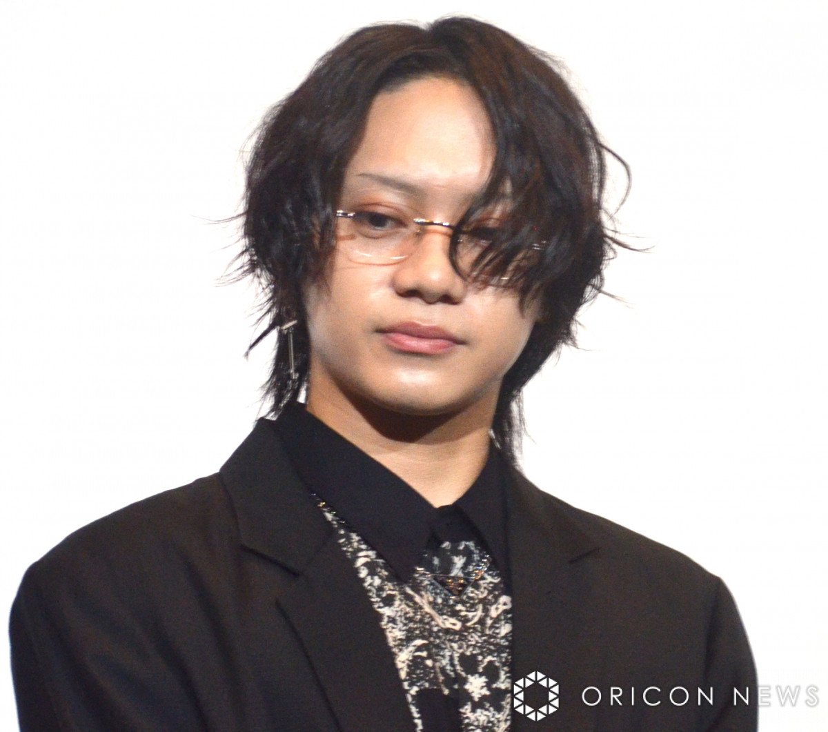 佐藤流司＆小柳心、観客にアドリブで神対応 2人の気遣いに客席から拍手 | ORICON NEWS