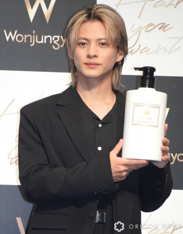 �w�A�P�A���C���wWonjungyo Hair�x�f�r���[�ECM���\��ɏo�Ȃ���Number_i�E���쎇�s �iC�jORICON NewS inc. 