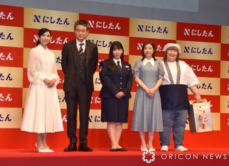 �w�ɂ�����N���j�b�N�VCM�u��蒲�וҁv���\��x�ɎQ�������i������j���ؓ��A�D�z�p��Y�A3���̃q���C���i������j��߂����A���c���M�A���Ȃ� �iC�jORICON NewS inc. 