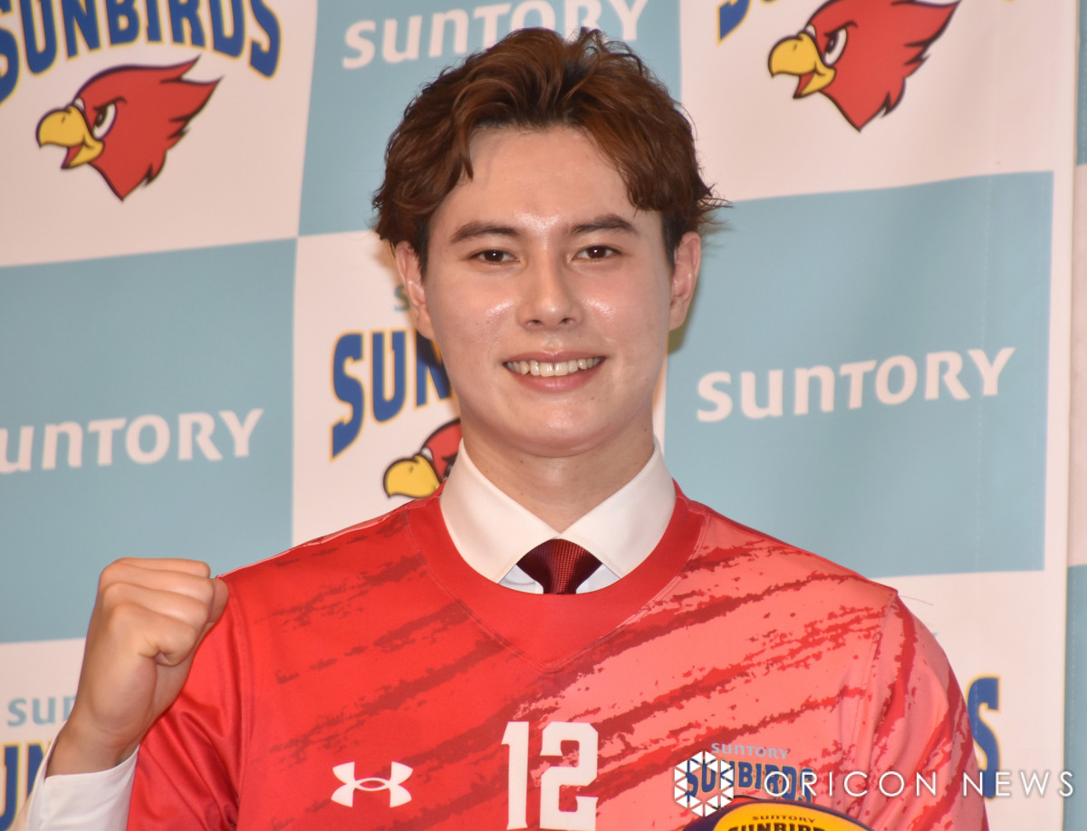 画像・写真 | 高橋藍、サントリーサンバーズ入団会見「バレーボールを夢のあるスポーツに」 契約金は“東京以外のお家2つ” 1枚目 | ORICON  NEWS