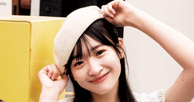 櫻坂46“期待の新人”小島凪紗『ヤンジャン』初ソログラビア 「おちゃめ
