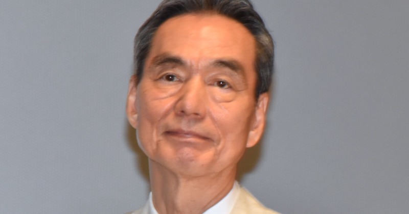 長塚京三「破顔」帯付　稀代の知性派俳優の傑作コラム集 破顔 | 長塚 京三 |本 | 通販 | Amazon