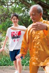 �T�؍�46�������A1st�ʐ^�W�p�l���W�J�Ì��� �g���Ɍ��h���̐�s�J�b�g������ 