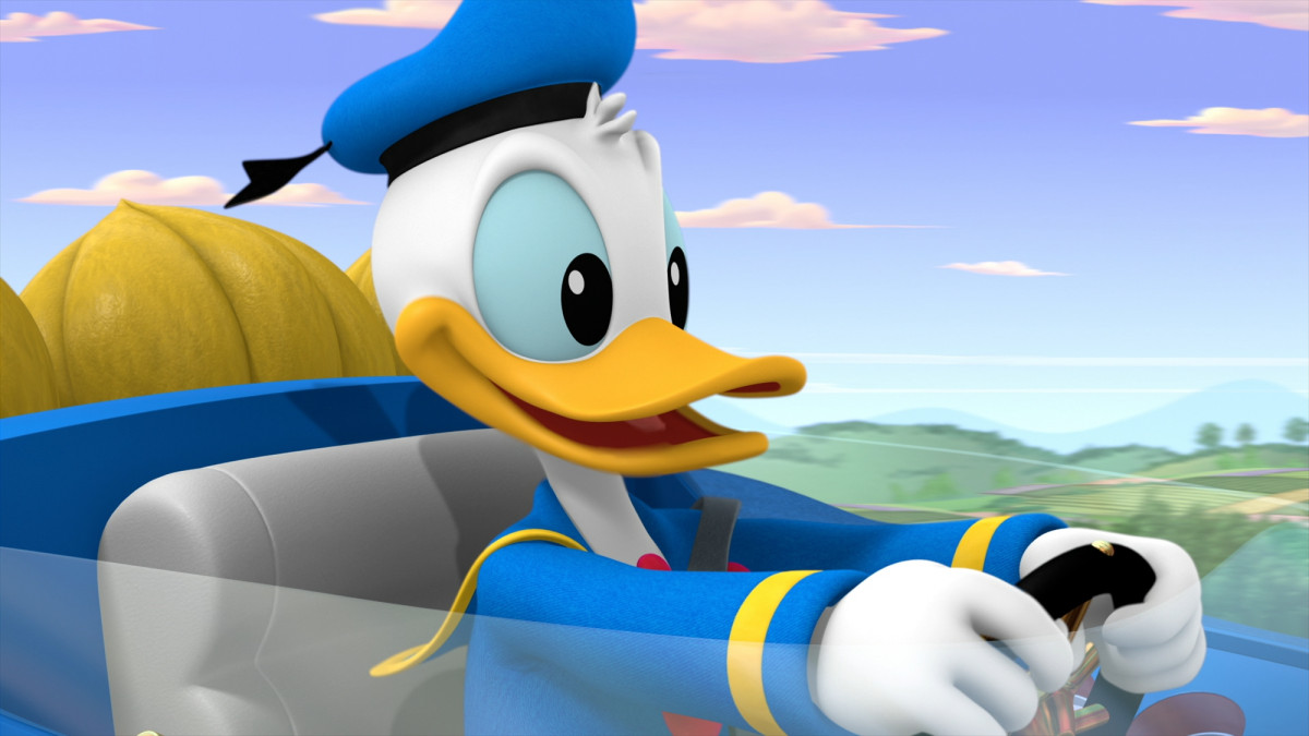 ドナルド誕生日 ドナルドダックの誕生日をお祝い♪ 王様コスがお似合い～!! 新