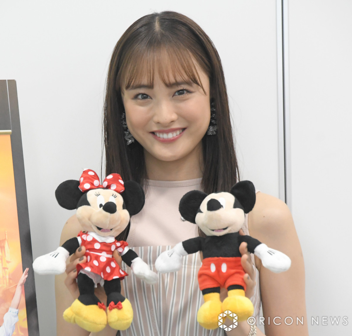 大友花恋“とびきり”の肩出しロングドレス姿 『リトル・マーメイド』の