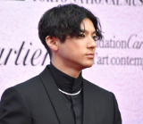 �u�J���e�B�G�Ɠ��{ �����I�̂���݁w�� MUSUBI�x�W�\���ƌ|�p���߂���Θb�v�I�[�v�j���O�C�x���g�ɗ��ꂵ���R�c�T�M �iC�jORICON NewS inc. 