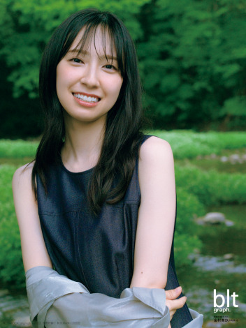 ひな図書 金村美玖 ポスター マリンクルー 日向坂46 金村美玖（日向坂46）1st写真集「羅針盤」の三省堂書店限定特典