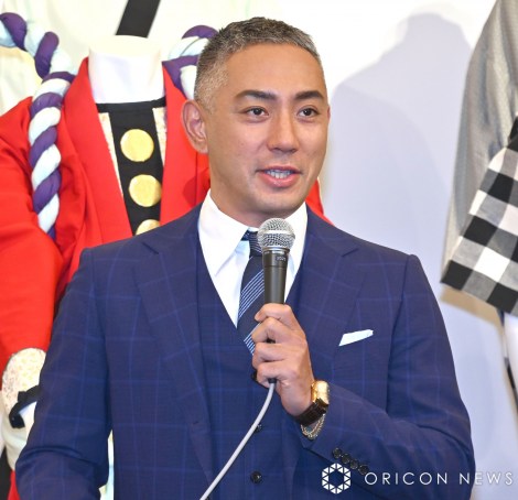 �u������̕���v���̕��w�������\�O���x��މ�ɏo�Ȃ����s�욣�\�Y�iC�jORICON NewS inc. 