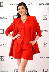 �A���~�J�A�j�R�����񂪎肪�����h���X�ɏΊ�u����l�Ɏ��M��^���Ă����v 