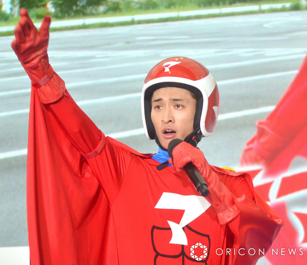 画像・写真 | “マッサマン”向井康二、記者会見でもドッキリ→パイ