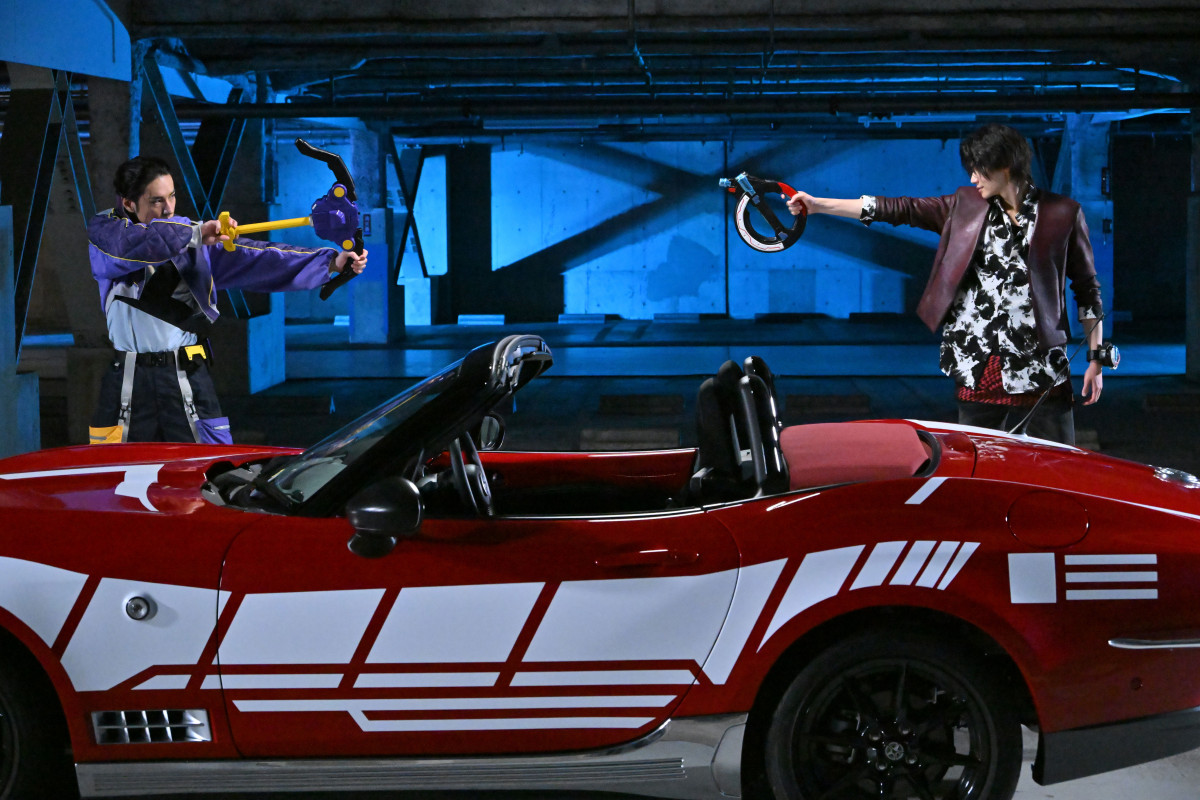 ブンブンジャー】バクアゲ16「ムラサキの始末屋」あらすじ “始末屋”焔