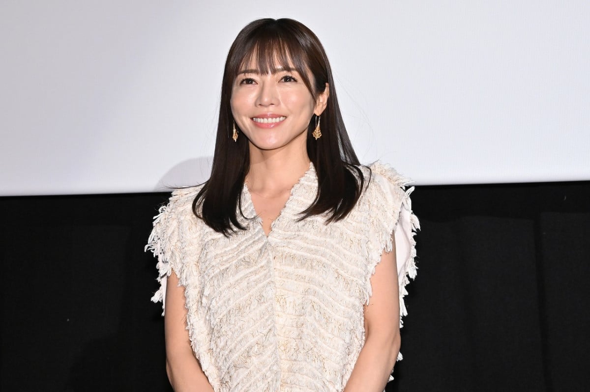 釈由美子に米監督が直オファー 事務所を訪れ「ぼ…僕が1番最初に買ったDVD」披露→『ゴジラ×メカゴジラ』 | ORICON NEWS