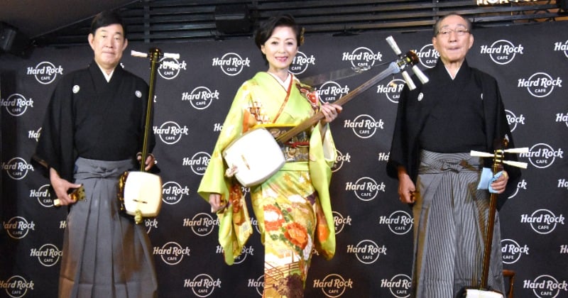 長山洋子、ハードロックカフェで津軽三味線立ち弾き「むちゃくちゃ気持ちよかった」 | ORICON NEWS