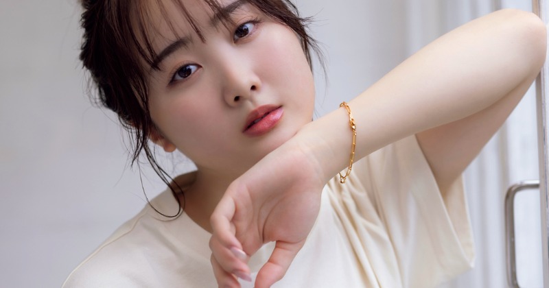 芸歴17年の二十歳・本田望結『FLASH』初表紙 大人な雰囲気満載の