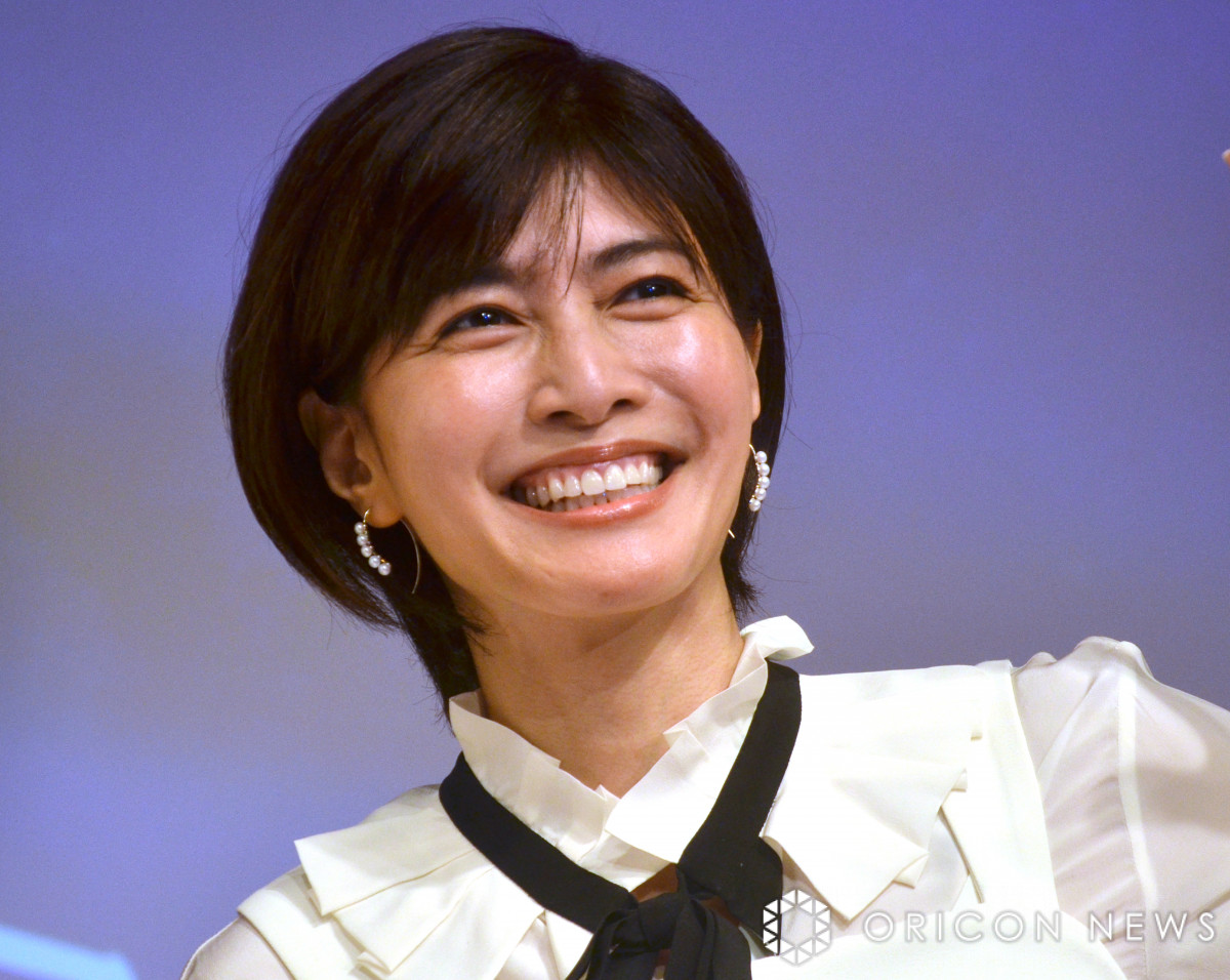 内田有紀、変わらぬ美貌＆即興トークを披露 4K8K放送の新キャラ