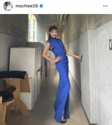 �]�����b�A�i�E���T�[�u�Ӑg�̃|�[�W���Ow �����Ă܂��H�΁v�i�ʐ^�̓C���X�^�O���� @mochiee28 ���j 