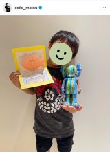 ���̓��Ɏq�ǂ���������u�������T�v���C�Y�v�����������Ƃ𖾂�����EXILE�E���{���v�i�ʐ^�̓C���X�^�O���� �� exile_matsu���j 