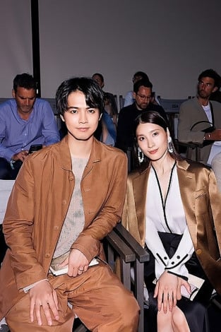 画像・写真 | 土屋太鳳＆片寄涼太夫妻、第1子と“初親子3ショット