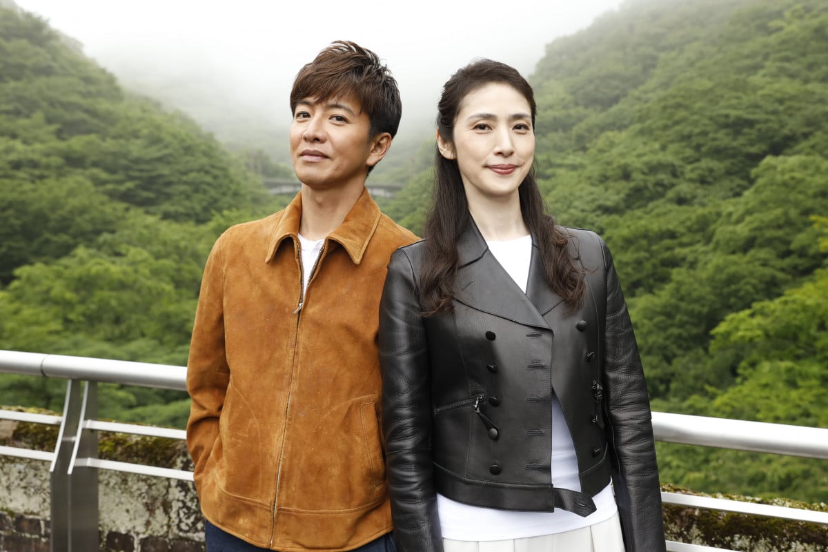 天海祐希、夫婦演じた木村拓哉と笑顔で2ショット 『Believe』クランクアップで感謝「すごく楽しかった」 | ORICON NEWS