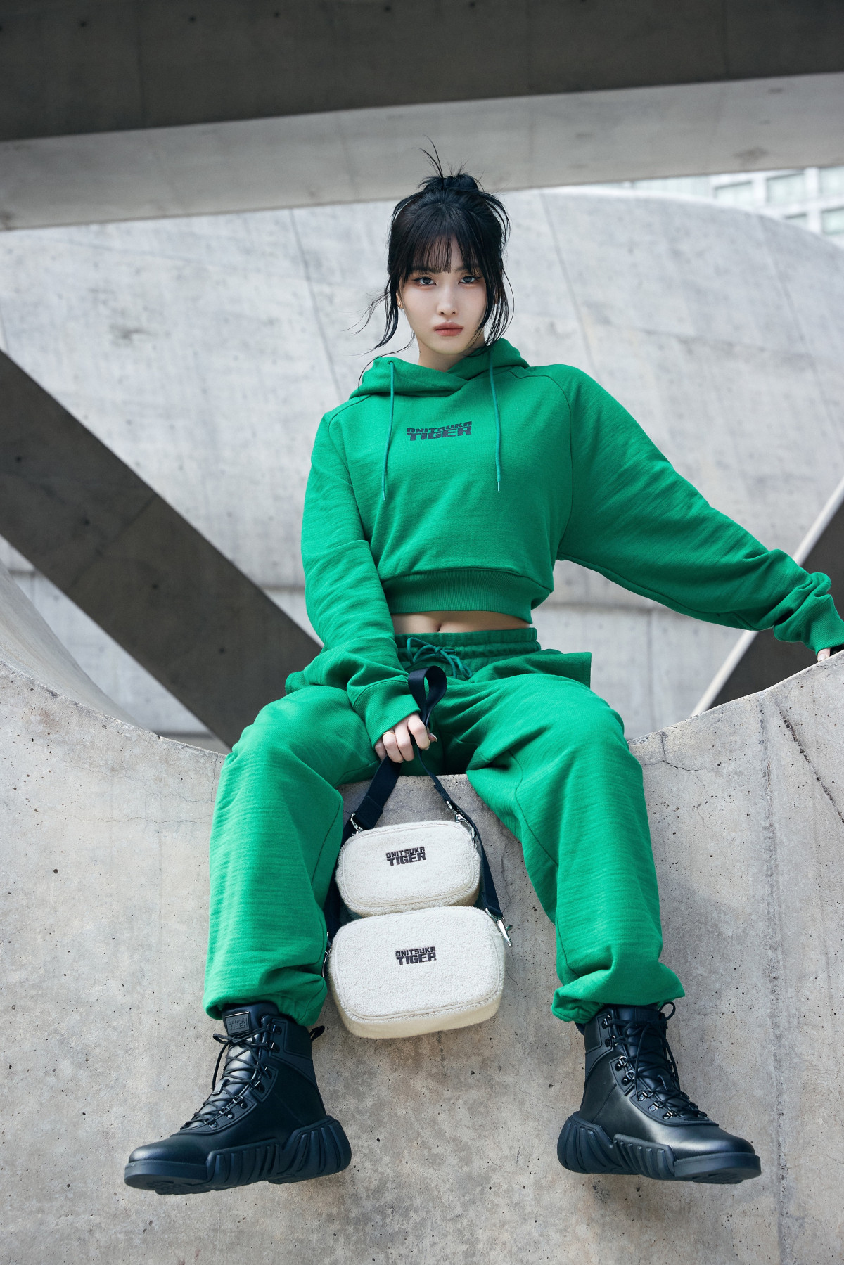 【Lサイズ】TWICEモモ着用 22SS VTMNTS Back to the TWICEモモ着用 VTMNTS Back to the Future パーカー