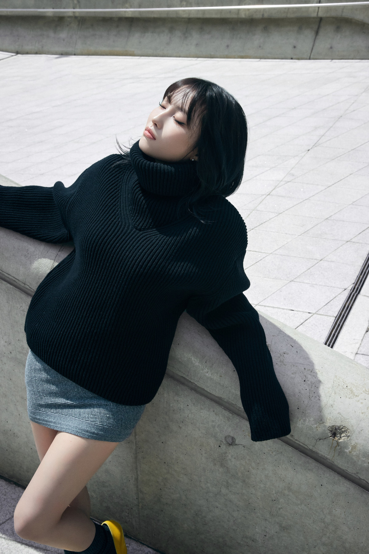 TWICE モモ 画像・写真 | TWICE モモ、へそ出し美腹筋ショット公開 Onitsuka Tiger