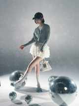 画像・写真 | あのちゃん、“超ミニ”太もも美脚スタイル「何頭身